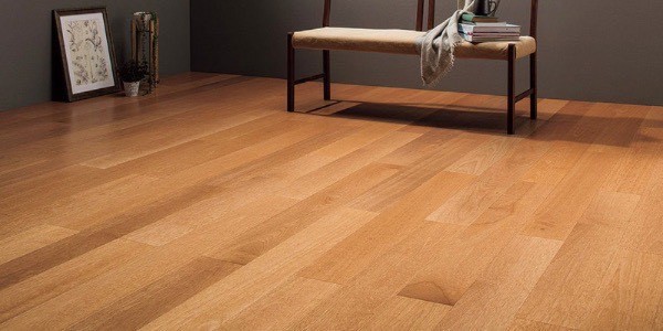 内装：フローリング01